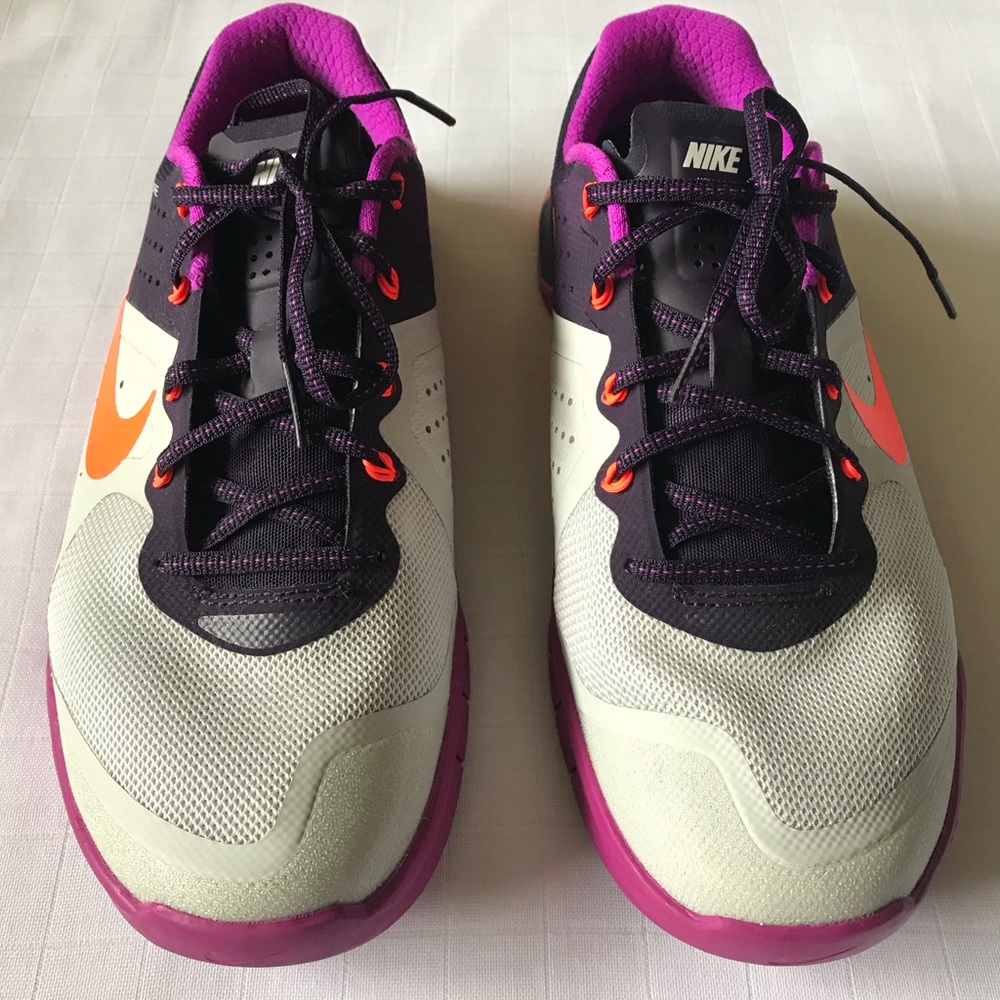 Nike • Metcons • Size: 9